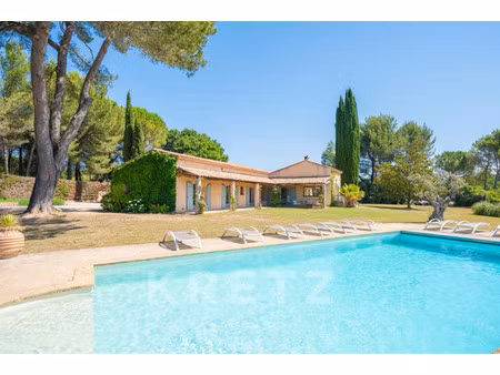 villa de luxe à vendre dans le quartier plateau de puyricard-la trévaresse