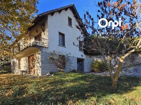 maison à vendre avec grand terrain
