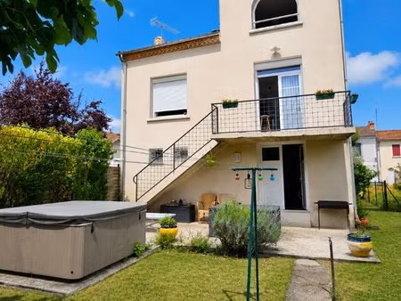 maison familiale avec jardin  garage et terrasse ? à pied de toutes les commodités