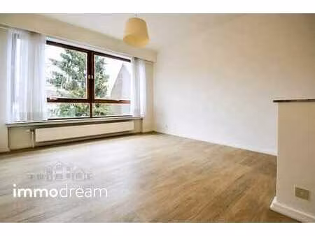 uccle centre  appart 1 ch   petite terrasse - peb c -