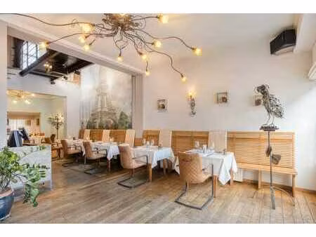 maison commerciale à vendre dans un emplacement privilégié a
