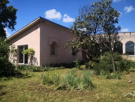 maison de luxe à vendre dans le quartier bauge-sarcignan-versein