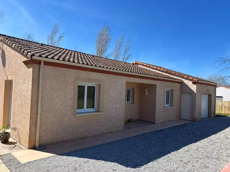 maison de plain-pied avec garage et jardin