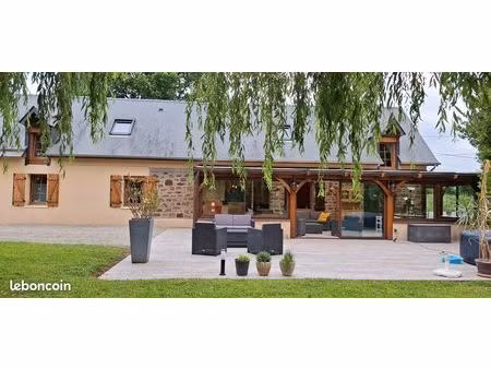 longère entièrement restaurée à moyon