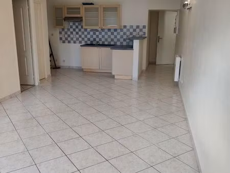 location t2 proche gare nord et centre