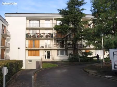 appartement 75 m² avec parking face st remi