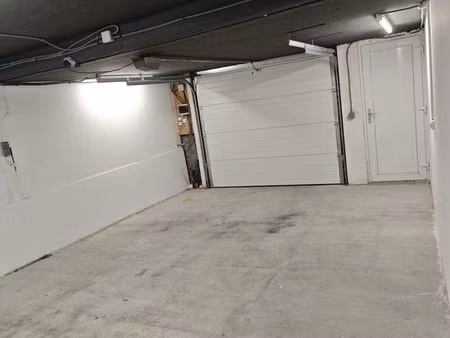 garage / local / box