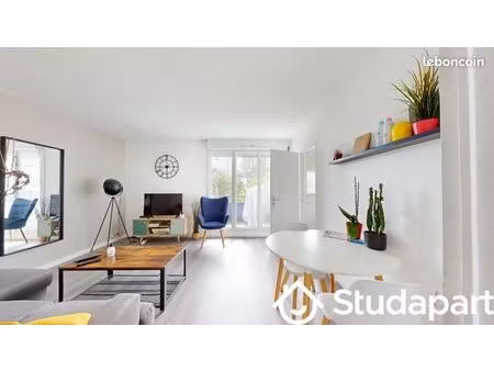 chambre 1 pièce 11 m²