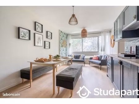 chambre 1 pièce 9 m²