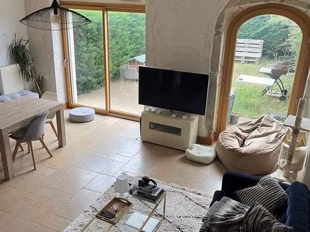t3 de caractere avec jardin