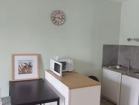 loue studio meublé t1