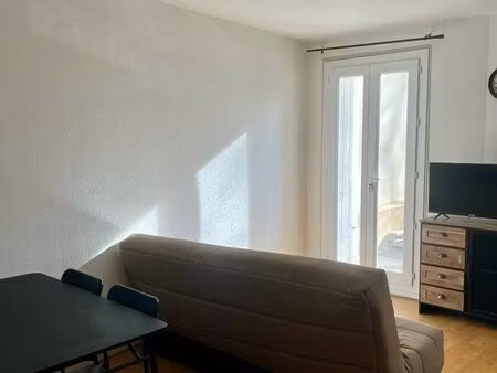 beau studio avec terrasse