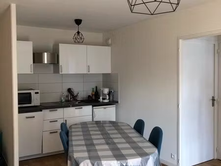 t2 41m2 bail étudiant