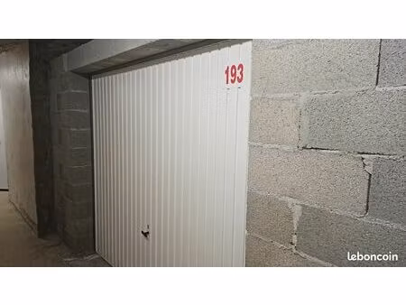 box à louer 27m²