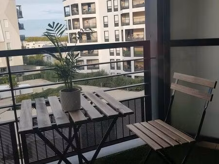 grand studio meublé 30 m2 + balcon à issy les moulineaux / fort d'issy