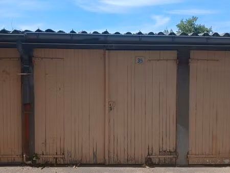 un grand box en location dans une résidence sécurisée à neuilly sur marne