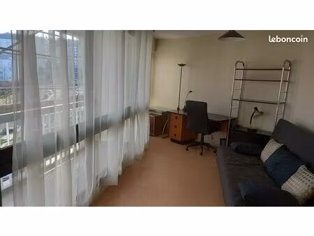 très beau studio meublé28m² les nations vandoeuvre