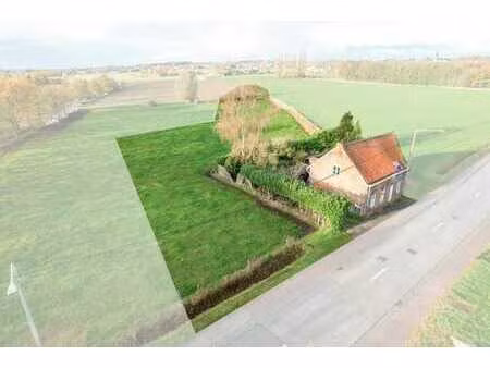 landelijk gelegen stuk bouwgrond van 1751m²