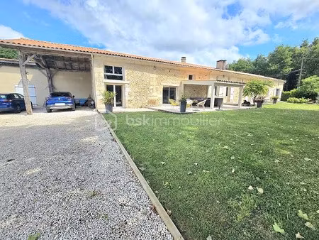 corps de ferme à vendre à saint-émilion