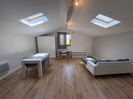 appartement meuble entierement renove climatise type 3 cent