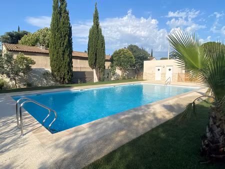nimes - t3 avec climatisation  terrasse et garage double