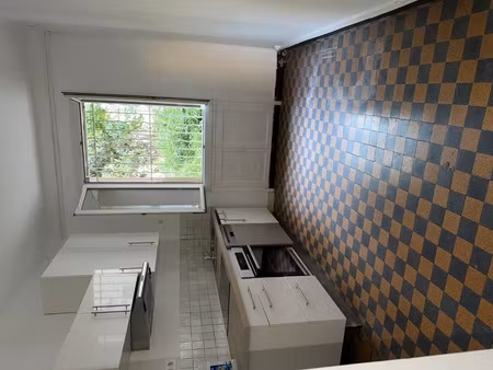 charmant petit appartement au mourillon à toulon  proche toutes commodités et du centre vi