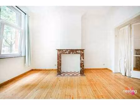 parc josaphat - appartement 1 chambre + balcon