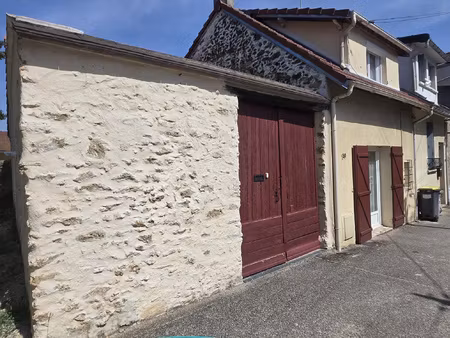 maison de caractère 5 pièces 98 m2 jardin  patio et stat