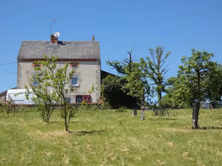 vente maison 5 pièces 137 m² à chénérailles (23130)  156 000 €