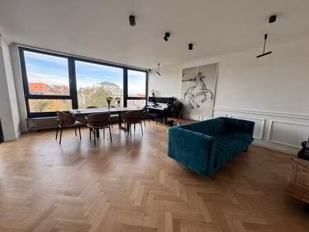 appartement 2 ch sablon peb b vue sur palais de justice