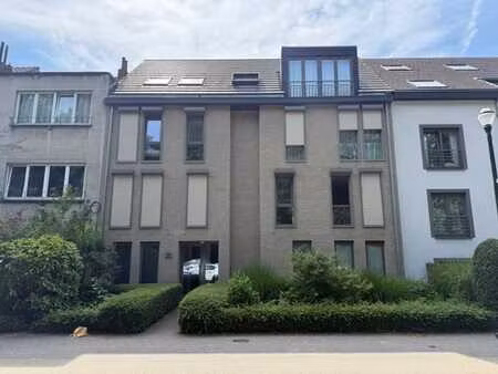 appartement 2 chambres à côté de l'école européenne