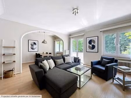appartement une chambre avec balcon