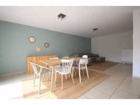 superbe appartement 2 ch meublé dans le centre de court-st-e