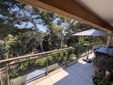 presqu'île de giens élégant appartement t3 avec vaste terr