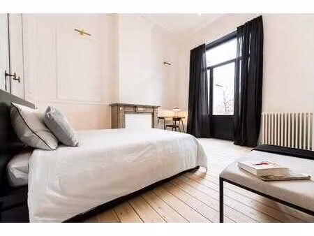 top location - av louise / quartier européen