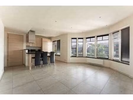 appartement 1 chambre avec cave et parking int