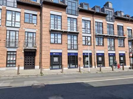 bureaux ±250 m² | visibilité sur rue