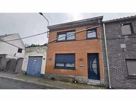 maison à rénover + garage et jardin