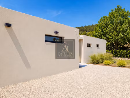 maison d'architecte neuve  a la campagne - 5 min de solliès