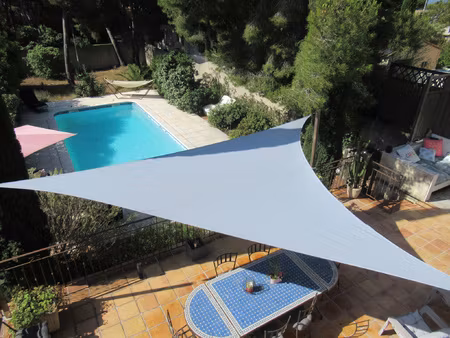 maison en traditionnel a vendre t4 avec piscine grand terra
