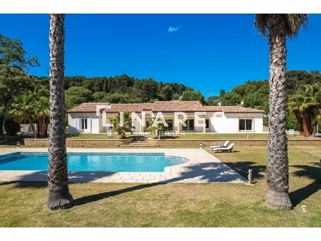 l'oasis - villa t5 de 250m² - piscine - terrain de 4000m² - 13011 les accates