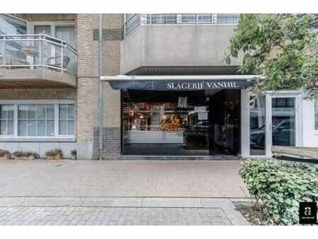 local commercial avec boucherie équipée et garage à louer
