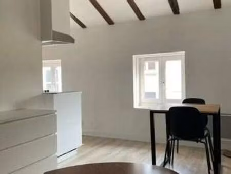 location appartement t1 meublé à niort (79000) : à louer t1 meublé / 18m² niort