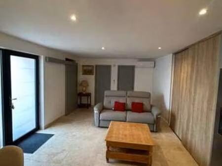location appartement 3 pièces meublé à villeneuve (04180) : à louer 3 pièces meublé / 70m²