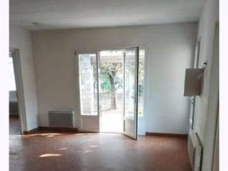 location maison à villecroze (83690) : à louer / 65m² villecroze
