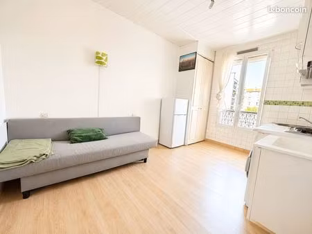 studio 1 pièce 13 m²