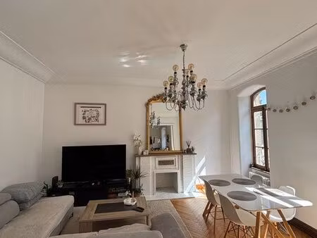 appartement t3 74 m² centre landerneau – charme de l’ancien – très lumineux