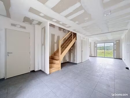 maison neuve sur terrain de 8 ares  norme re2020  3 chambres