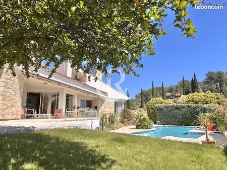 villa 7 pièces 260 m²