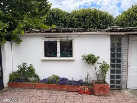 loue studio indépendant d'environ 19 m² à aulnay-sous-bois